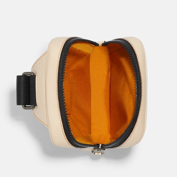 🐶 Coach X Peanuts Track Pack 14 With Snoopy Motif - Picture 3 of 13